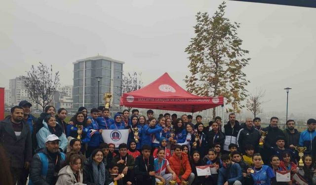 380 sporcu Okul Sporları Oryantiring Yarışması’nda ter döktü