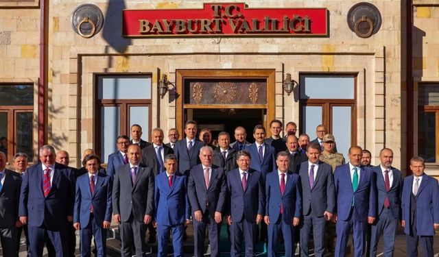 Adalet Bakanı Tunç Bayburt Valiliğini ziyaret etti