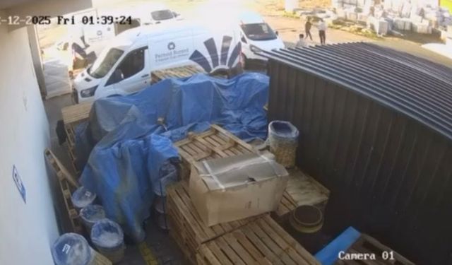 Adana’da bir kişinin bıçaklanarak öldürüldüğü olayın kamera kayıtları ortaya çıktı