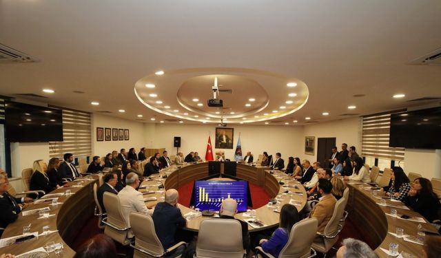 Akdeniz Üniversitesi’nde başarılı akademisyenler ödüllendirildi