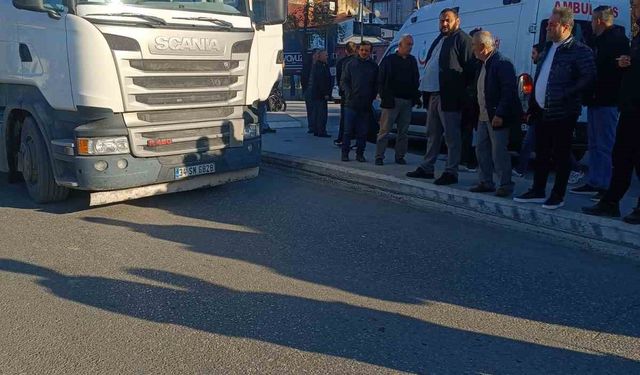 Alaplı’da karşı yola geçmeye çalışan çocuğa tır çarptı: 1 yaralı