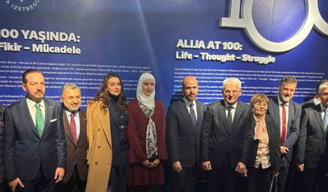 Aliya İzzetbegoviç’in 100. doğum yılına özel sergi AKM’de açıldı