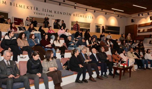 Anadolu Üniversitesi’nde ’Yapay Zekâ ve Sağlık’ semineri düzenlendi