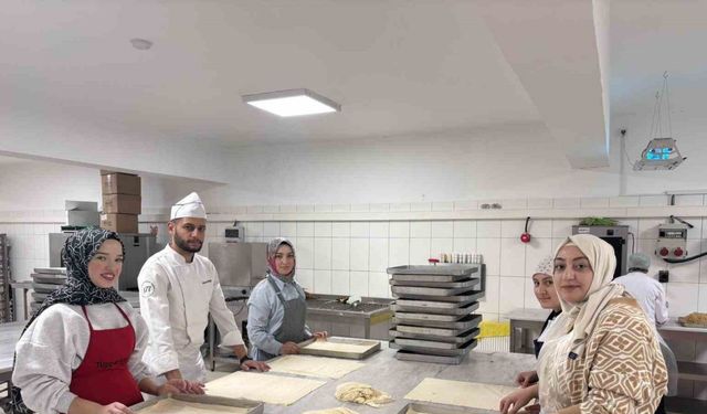 Ankara’da Hanım Evinde lezzetin ustalığı imalathanede öğretiliyor