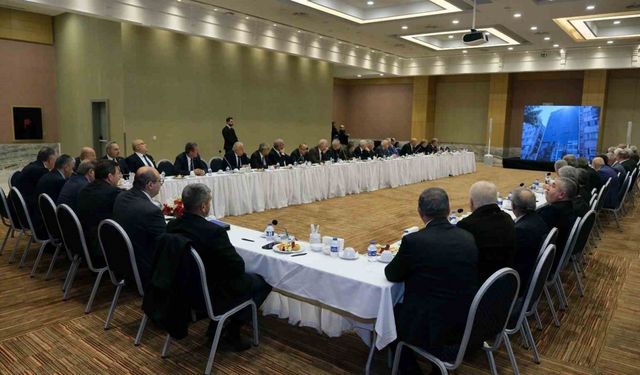 Ankara’da TŞOF Genel Başkanı Yiğiner öncülüğünde esnaf zirvesi