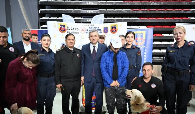 Antalya’da engeller sevgiyle aşılıyor