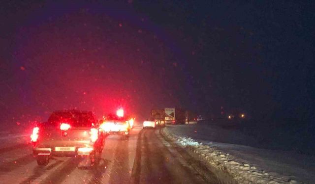 Ardahan’da kar ve yoğun tipi ulaşımda aksamalara neden oldu