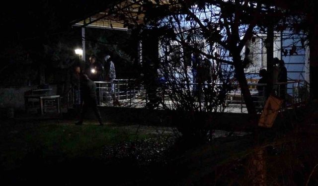 Arkadaşların silahla oyunu kanlı bitti: 1 yaralı