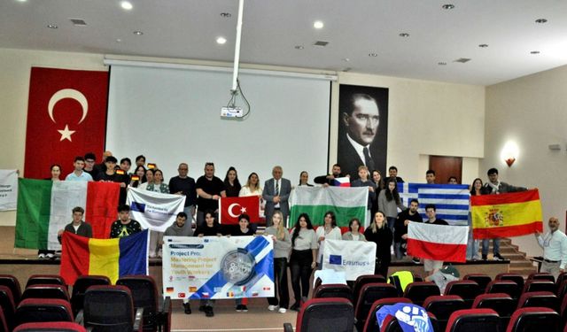 Avrupa’nın 9 ülkesinden gençler Çeşme’de buluştu