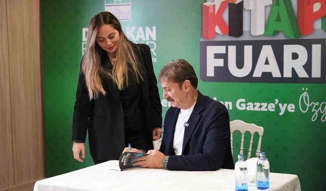 Bahçelievler Belediye Başkanı Hakan Bahadır söyleşi ve imza günü yaptı