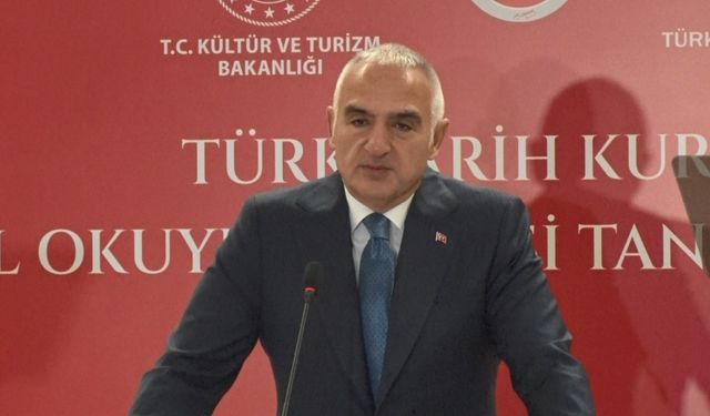 Bakan Ersoy: "Genel Okuyucu Dizisi’ ile başlatılan 100 kitaplık proje, özellikle gençlerin ‘tarih sıkıcı ve anlaşılmazdır’ algısını kıracak"