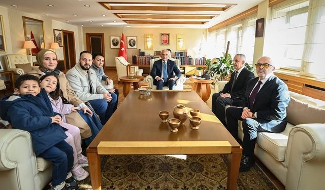 Bakan Ersoy: "Rajab’ın ailesiyle Bakanlığımızda bir araya gelerek, ardından birlikte Cumhurbaşkanımız Erdoğan’ı ziyaret ettik"