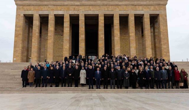 Bakan Fidan, büyükelçilerle Anıtkabir’i ziyaret etti