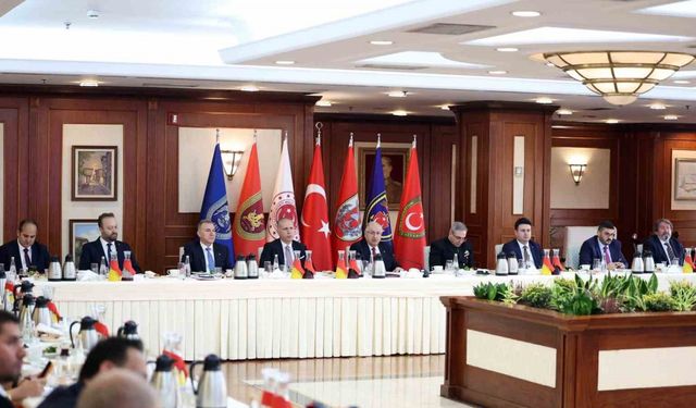 Bakan Güler: "PKK’yı tam bitirdiğimiz anda terör örgütü de ’Terörsüz Türkiye’ sürecine uyacağını açıkladı"