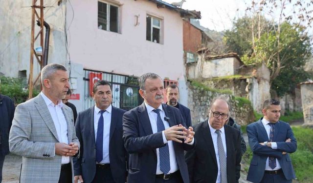 Başkan Balaban Mutlu Mahallesinde incelemelerde bulundu