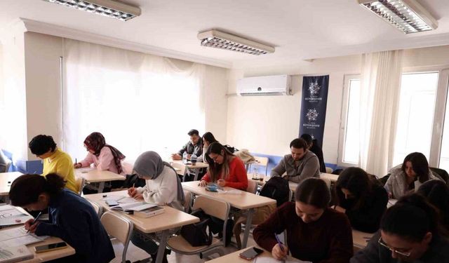 Başkan Çerçioğlu, memur adaylarının yanında