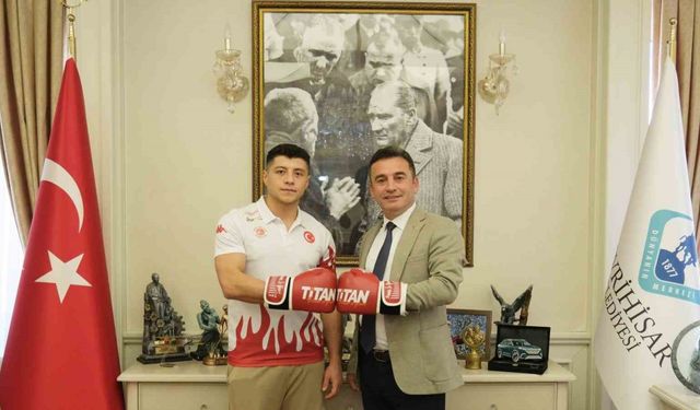 Başkan Dökmeci, "Milli sporcumuz Doğan Kılıç bizi gururlandırdı"