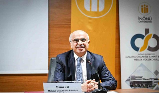 Başkan Er, üniversite öğrencileriyle bir araya geldi: "Şehir 12 ayda ayağa kalktı"