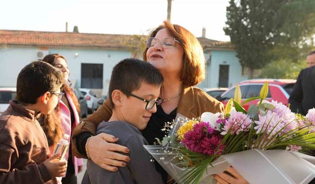 Başkan Gençay, öğrencilerle bir araya geldi