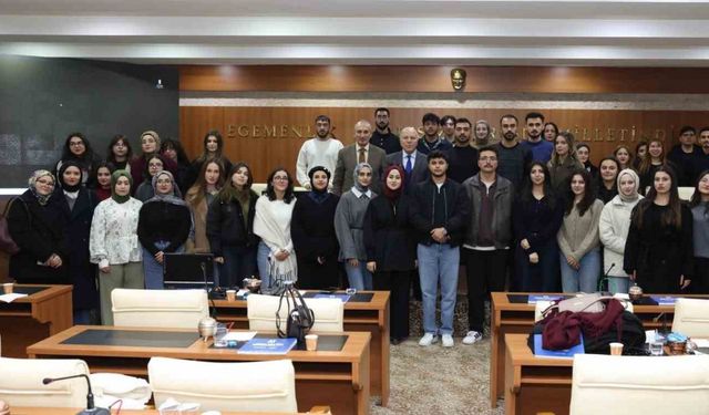 Başkan Sekmen, EBYÜ Hukuk Fakültesi öğrencilerini ağırladı