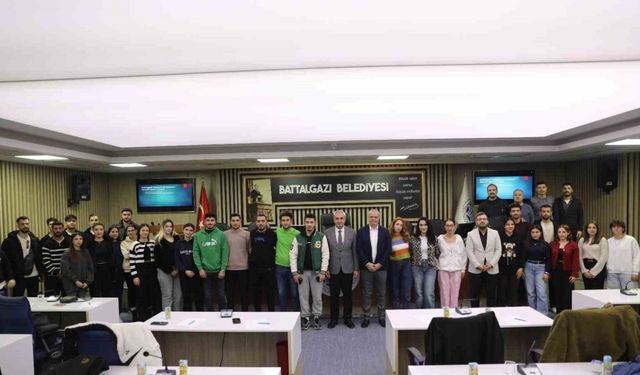 Battalgazi’de gençlik çalışmaları öğrencilerle istişare edildi