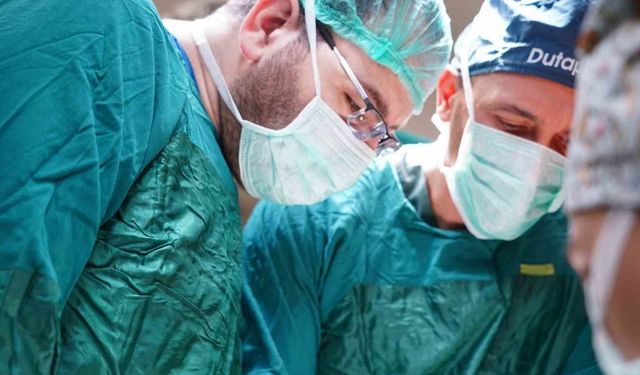 Bilecik’te ilk defa karın zarı açılmadan ’Rahim Koruyucu Sakrokolpopeksi’ ameliyatı yapıldı