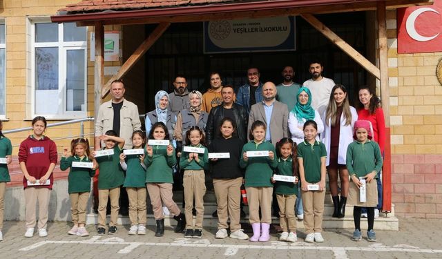 "Bir Hikaye Bin Neşe" çocukların yüzünde tebessüm oluyor