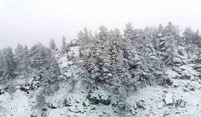 Bolu’nun yükseklerinde kar yağışı etkili oluyor