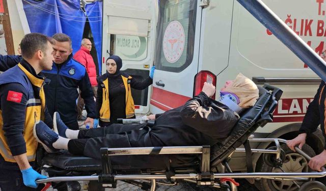 Bozuk zeminde ayağı takılan kadın yere düşerek yaralandı
