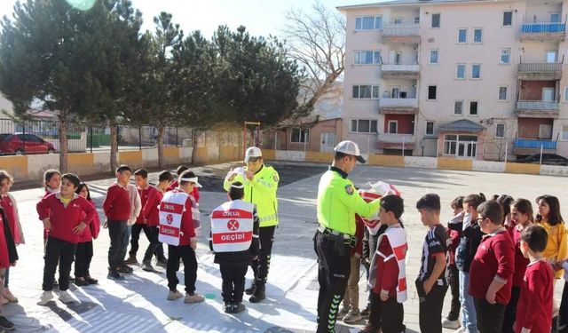 Çayırlı’da öğrencilere trafik güvenliği eğitimi