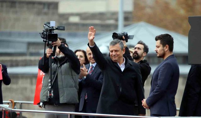 CHP Genel Başkanı Özel: "Asgari ücret veren için 29, alan için 39 bin lira olmalı"