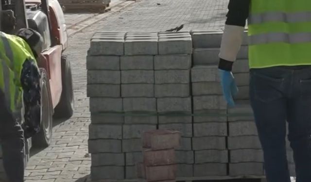 Çivril Belediyesi uzun yıllardır yapılmayan Kızılcasöğüt Mahallesi üst yapı çalışmalarına başladı