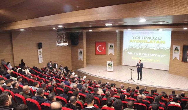 Cizre’de "Yolumuzu Aydınlatan Yıldızlar" programı düzenlendi
