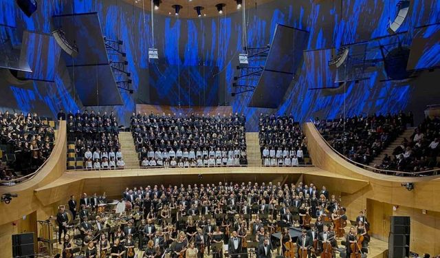 CSO’nun 200. yılı Dünya Koro Günü’nde 500 koristin verdiği konserle taçlandı