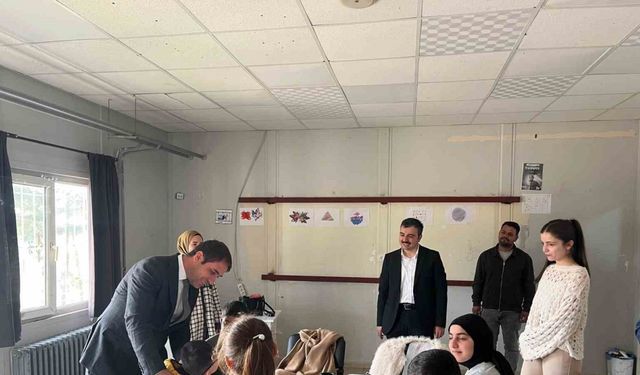 Dicle Kaymakamı Mustafa Atış özel gereksinimli öğrencilerle buluştu