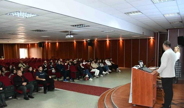 Didim MYO’lu öğrencilere yurtdışı ve kariyer fırsatları eğitimi verildi