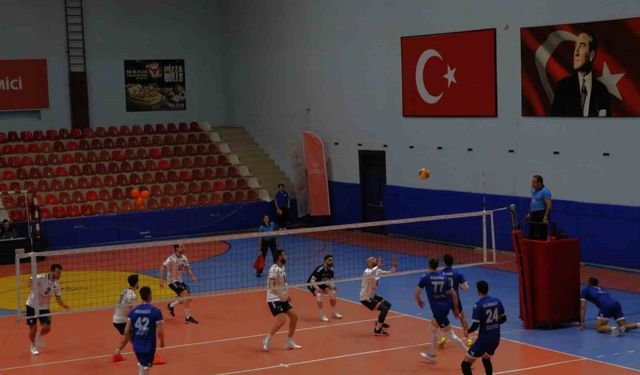 Düzce Belediyesi Spor Akademisi evinde Niksar Belediyespor’u 3-1 ile geçti