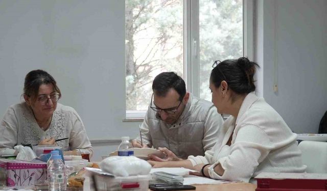 Düzce’de kadınlar hem öğreniyor hem eğleniyor