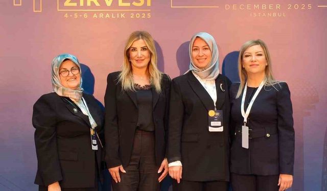 Düzceli kadın meclis üyeleri "Yerel Yönetimlerde Kadın Zirvesi"nde