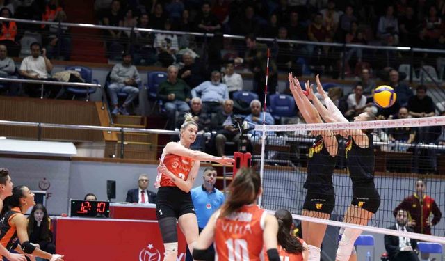 Eczacıbaşı Dynavit, Göztepe’ye set vermedi