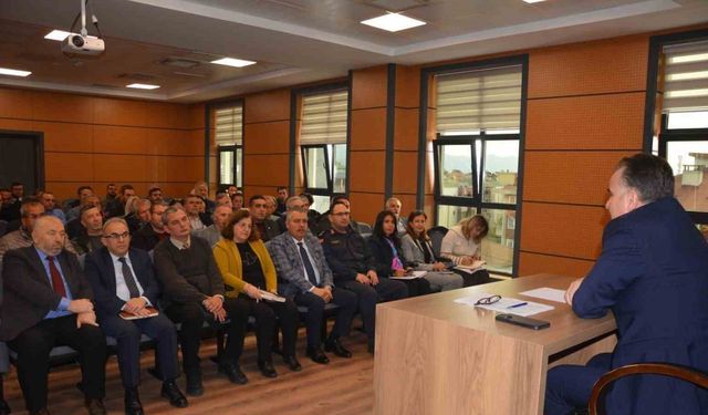 Edremit’te 2025 yılı sonu muhtarlar değerlendirme toplantısı gerçekleştirildi