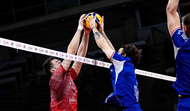 Efeler Ligi: Ziraat Bankkart: 0 - Halkbank: 3