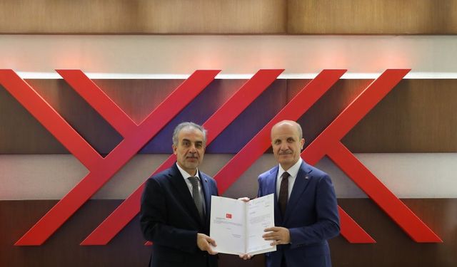 Ege Üniversitesi Rektörü Prof. Dr. Musa Alcı mazbatasını aldı