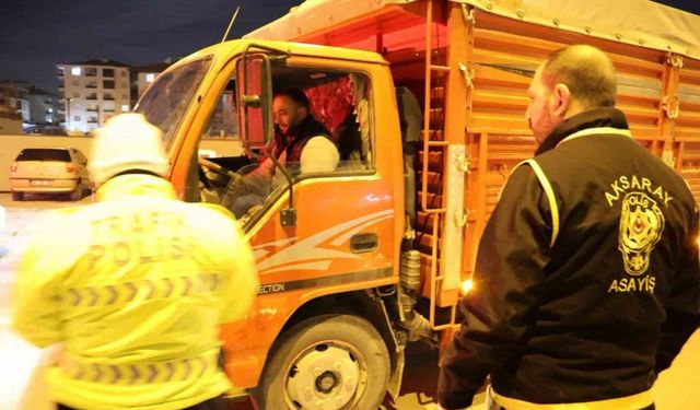 Ehliyetsiz sürücü çekme belgeli kamyonetle yakalandı: 46 bin 621 lira ceza
