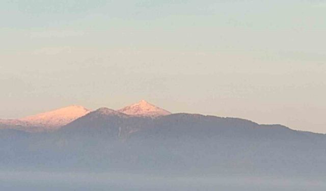 Emet Eğrigöz dağı beyaza büründü