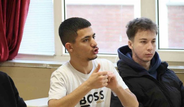 Engelleri kaldıran Türkiye’nin ilk ve tek yükseköğretim kurumu 32 yıldır hizmet veriyor