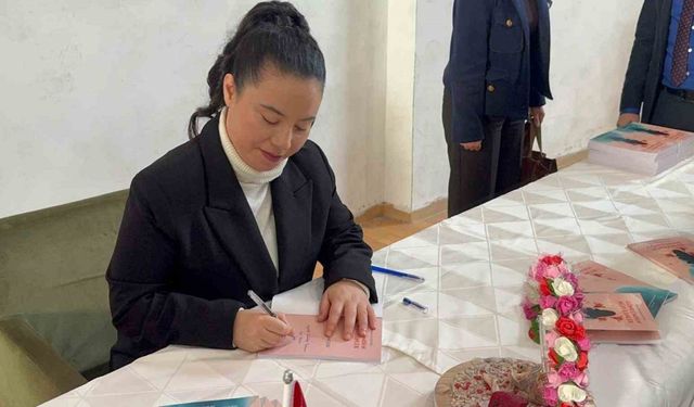 Engelli Ümmühan, ilk kitabını Cumhurbaşkanı Erdoğan’a yazdı