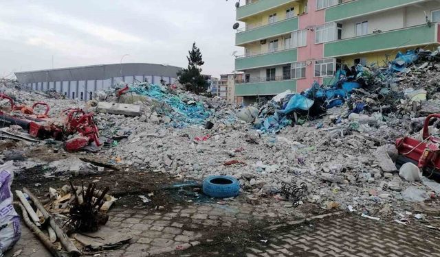 Ermeç Apartmanı davası ertelendi