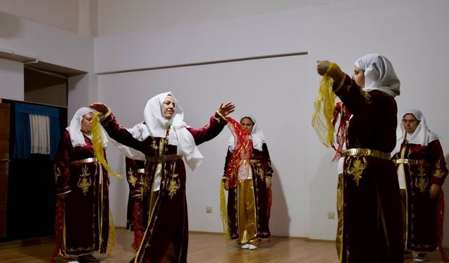 Erzincan’da engelsiz kızlar Dünya Engelliler Günü’nde sahne aldı