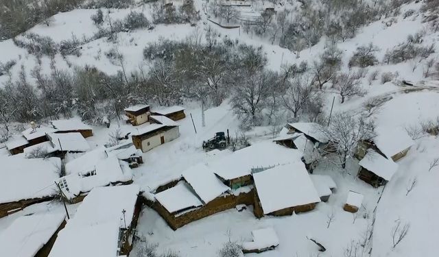 Erzincan’da kar ve tipi ulaşımı olumsuz etkiledi: 12 köy yolu kapandı